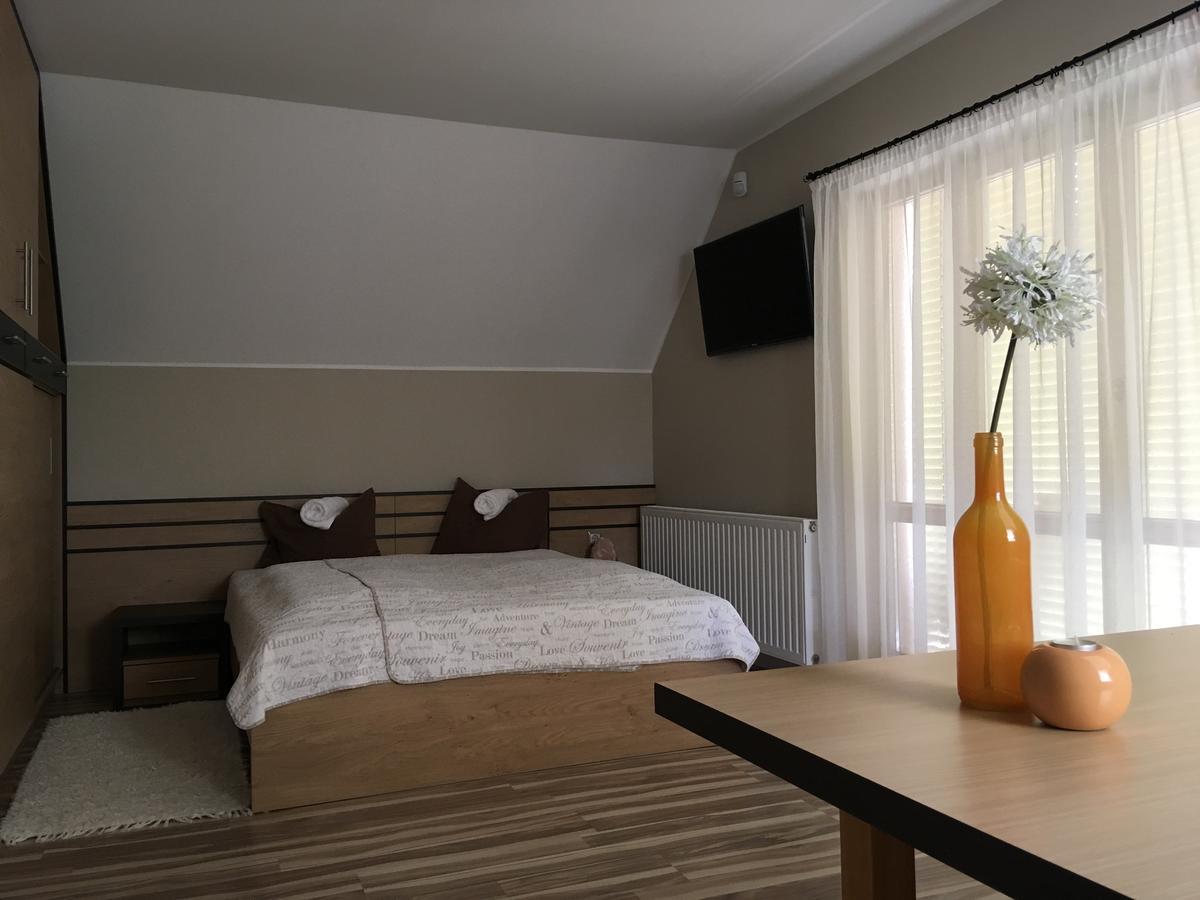 Setany Apartman Csopak Ngoại thất bức ảnh