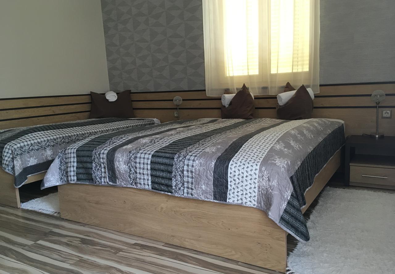 Setany Apartman Csopak Ngoại thất bức ảnh