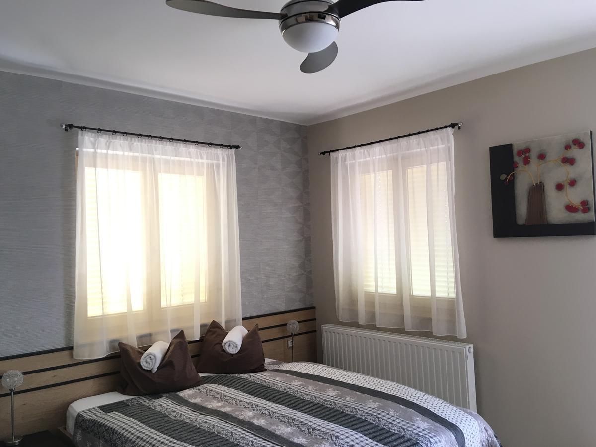 Setany Apartman Csopak Ngoại thất bức ảnh